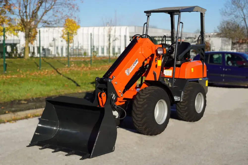 Teleskopski nakladalec, sodoben stroj za učinkovito delo 2 teleskopski nakladalec 210